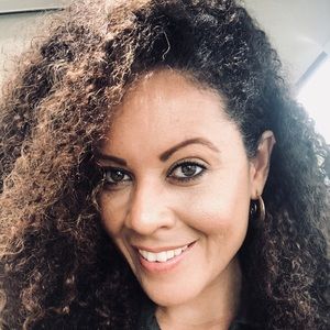 Meet your Posher, Flora